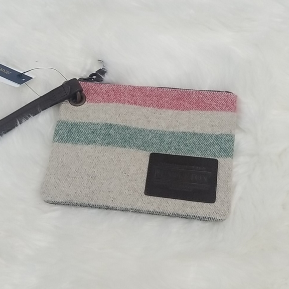 PENDLETON GLACIER STRIPE CLUTCH WITH GROMMET NWT - Picture 2 of 3